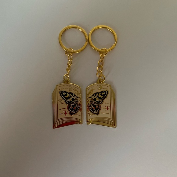 Fairyloot YA Subscription Box: A Moth to the Flame, February 2024. - Picture 6 of 7